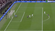 Raphinha anota golazo de cabeza y pone el 3-1 de Barcelona ante Real Madrid