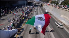 Gobernadores mexicanos ofrecen apoyo legal para inmigrantes detenidos por redadas de ICE en Estados Unidos